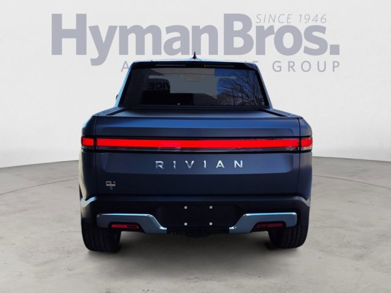 Used 2022 Rivian R1T Adventure image 4