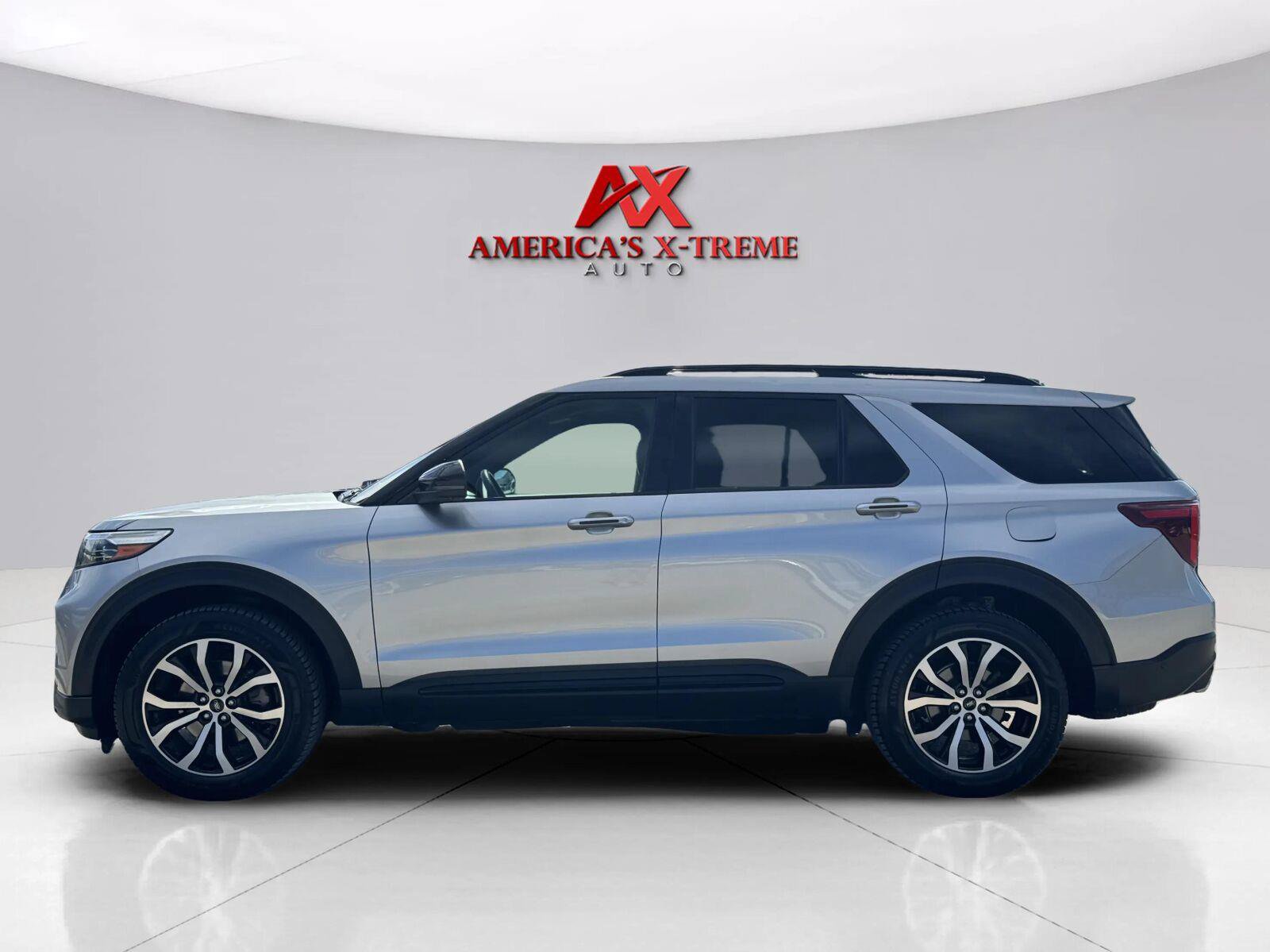 Used 2020 Ford Explorer ST w/ Premium Technology Package AWD/4WD image 2