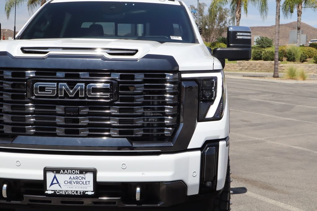 Used 2024 GMC Sierra 3500 Denali Ultimate AWD/4WD image 8