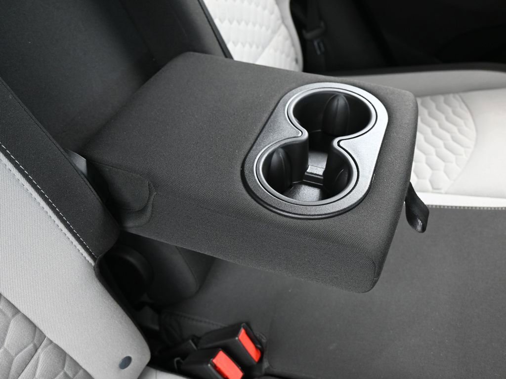 Used 2020 Chevrolet Equinox LS image 34