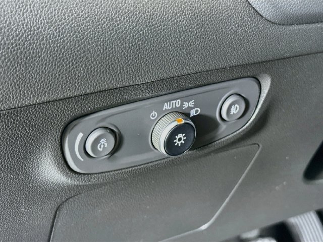 Used 2022 Buick Encore GX Select w/ Sport Touring Package AWD/4WD image 12