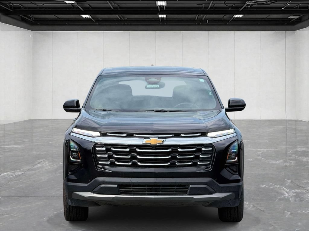 Used 2026 Chevrolet Equinox LT FWD image 2