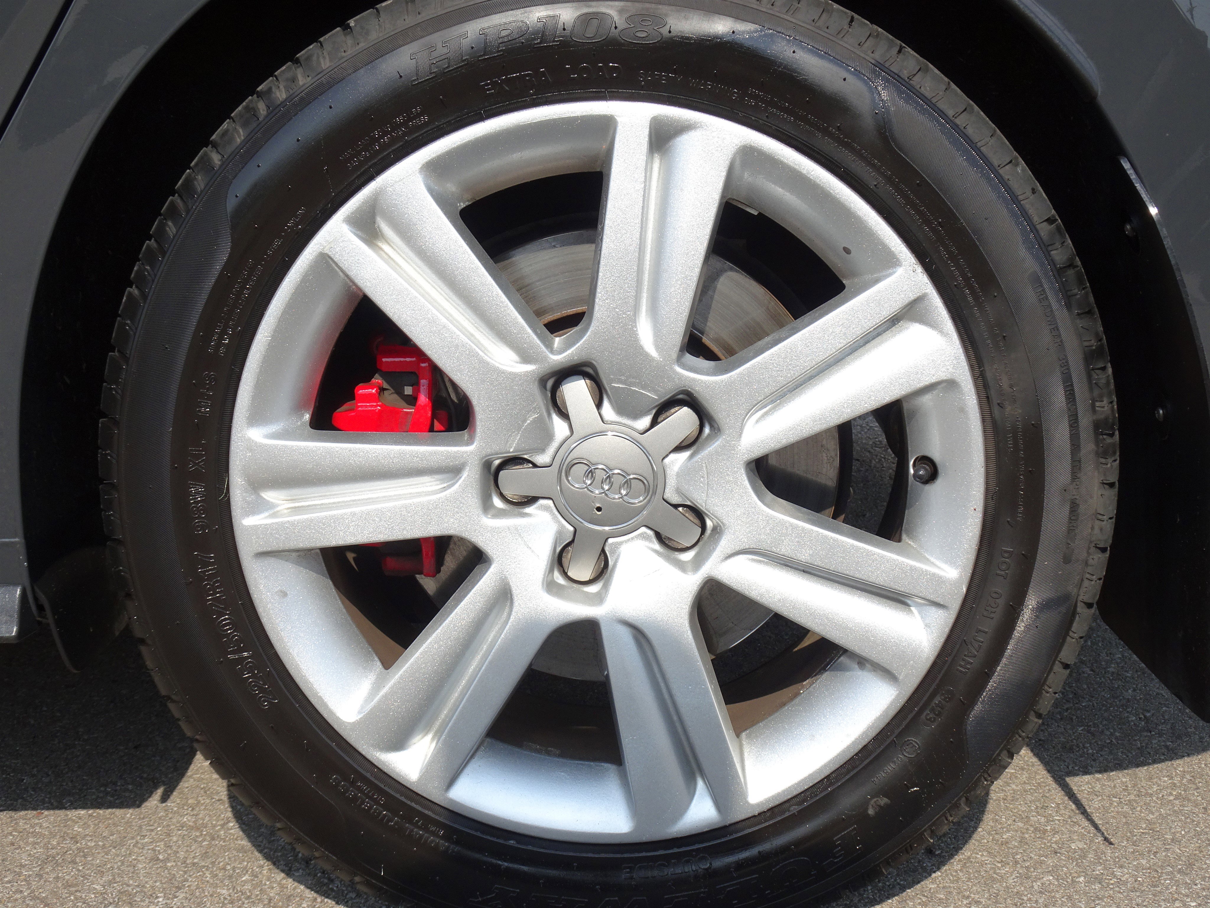 Used 2023 Volkswagen GTI 40th Anniversary Edition FWD image 29