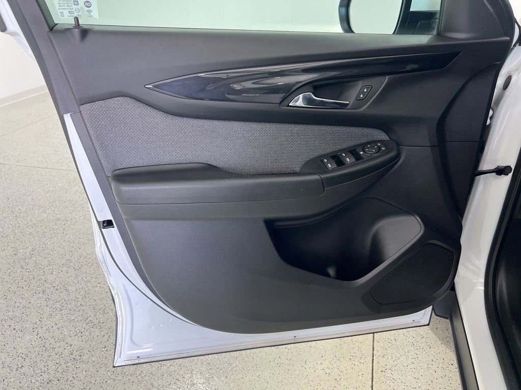 Used 2025 Chevrolet TrailBlazer LT w/ Driver Confidence Package FWD image 19