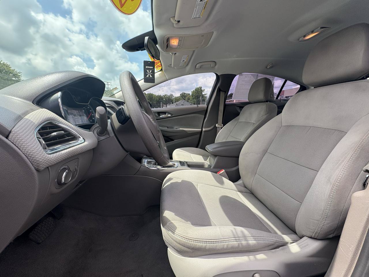 Used 2017 Chevrolet Cruze LT w/ Convenience Package FWD image 17