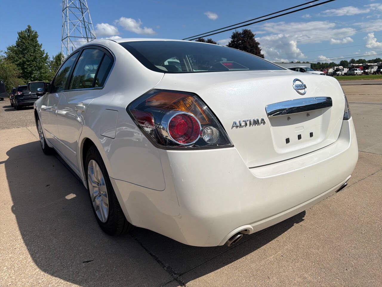 Used 2010 Nissan Altima 2.5 FWD image 5