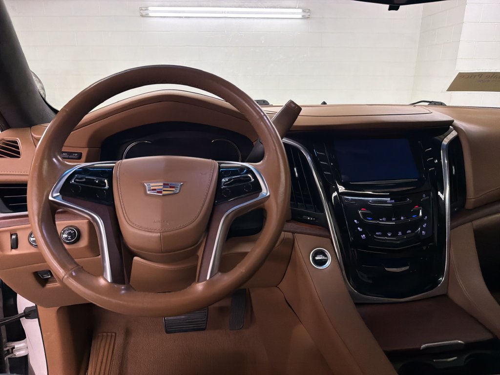 Used 2017 Cadillac Escalade Platinum AWD/4WD image 9