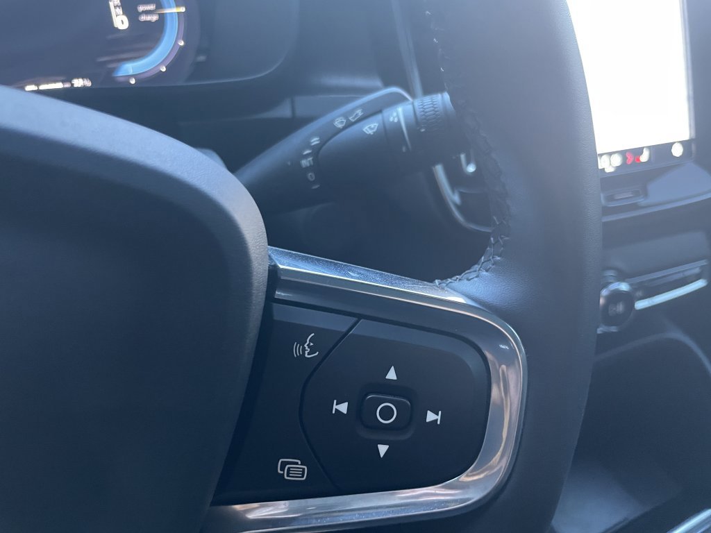 Used 2023 Volvo C40 P8 Recharge Plus w/ Climate Package image 27