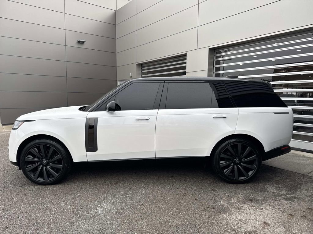 Used 2023 Land Rover Range Rover SV AWD/4WD image 4