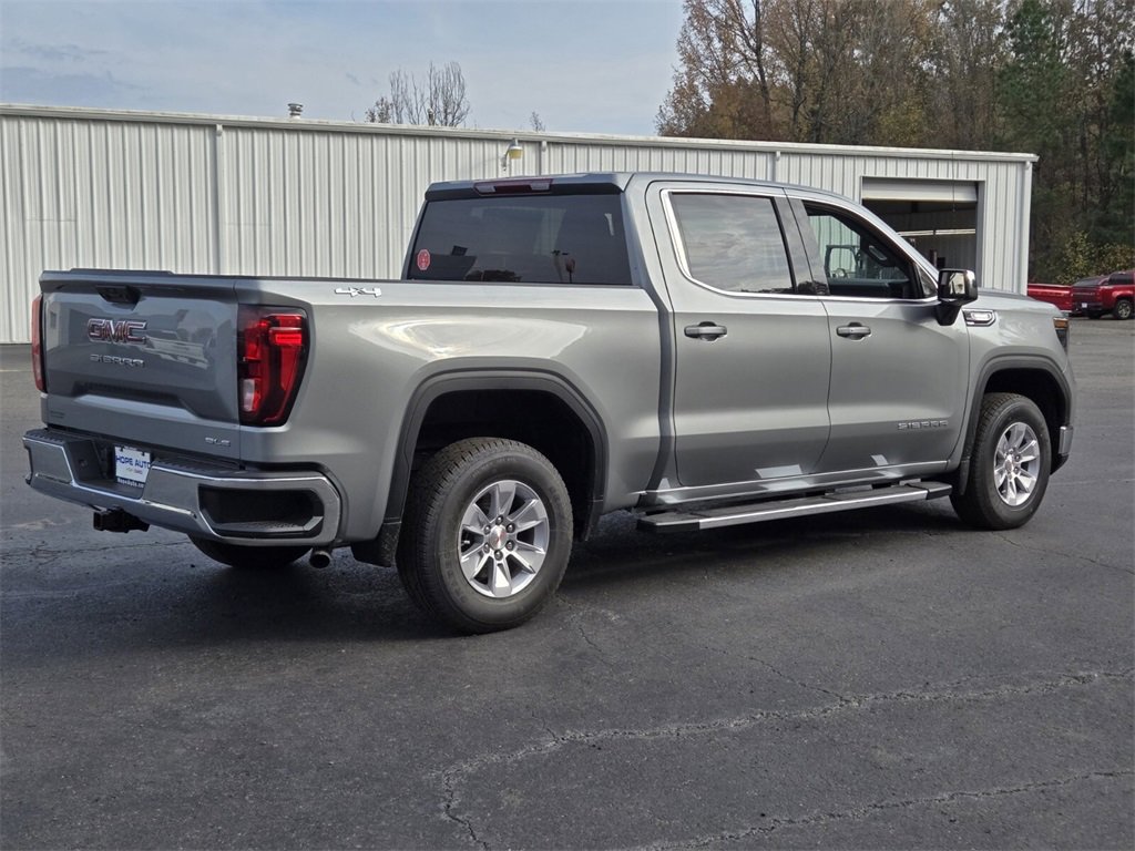 New 2026 GMC Sierra 1500 SLE image 4