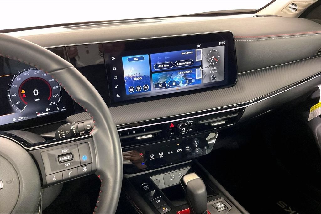 Certified 2025 Nissan Kicks SR FWD image 8