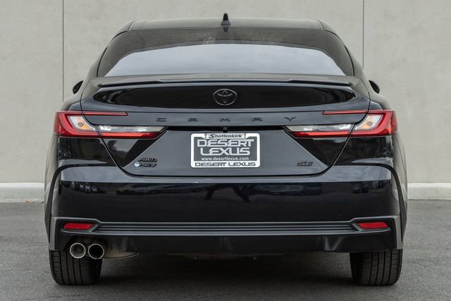 Used 2025 Toyota Camry SE image 4