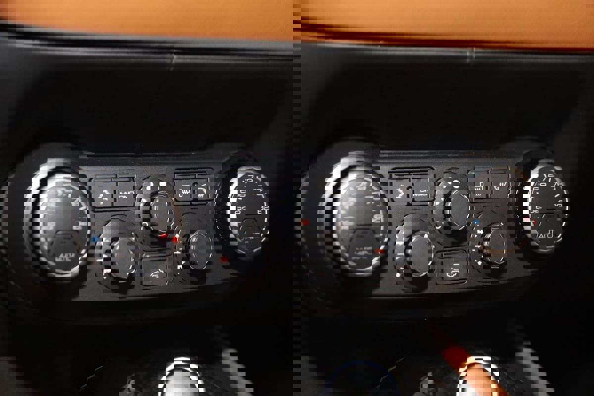 Used 2018 Ferrari California T image 55