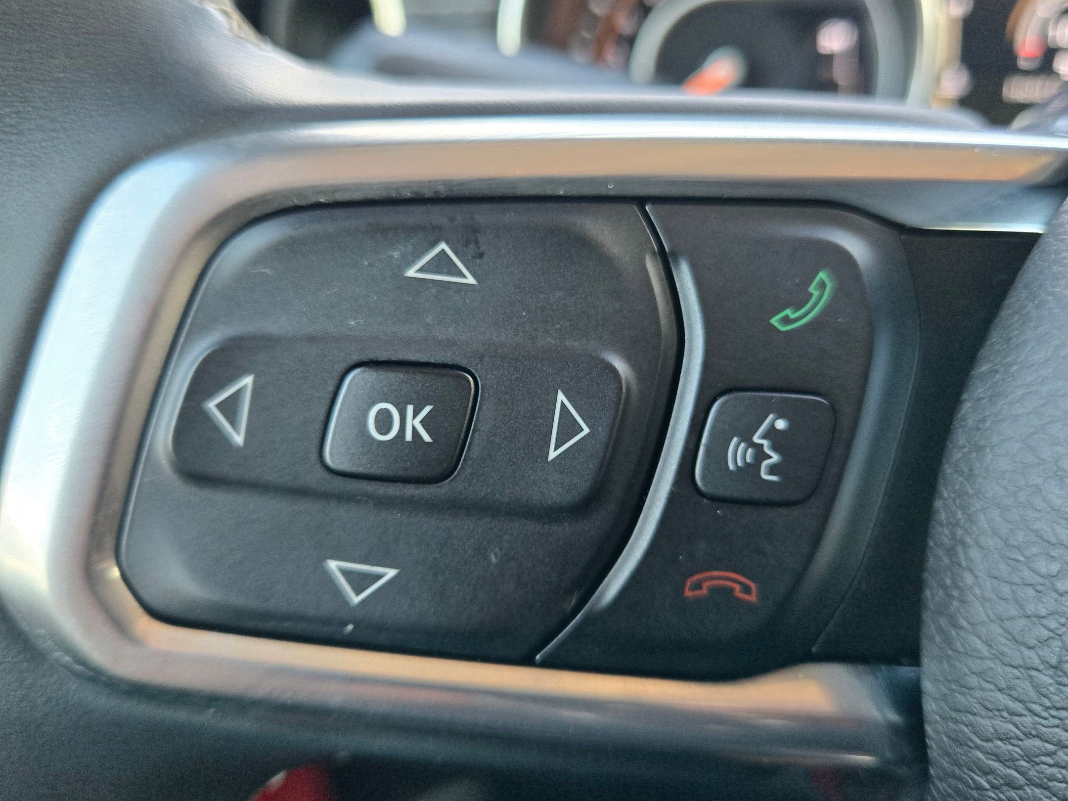 Used 2018 Jeep Wrangler Unlimited Sahara AWD/4WD image 24