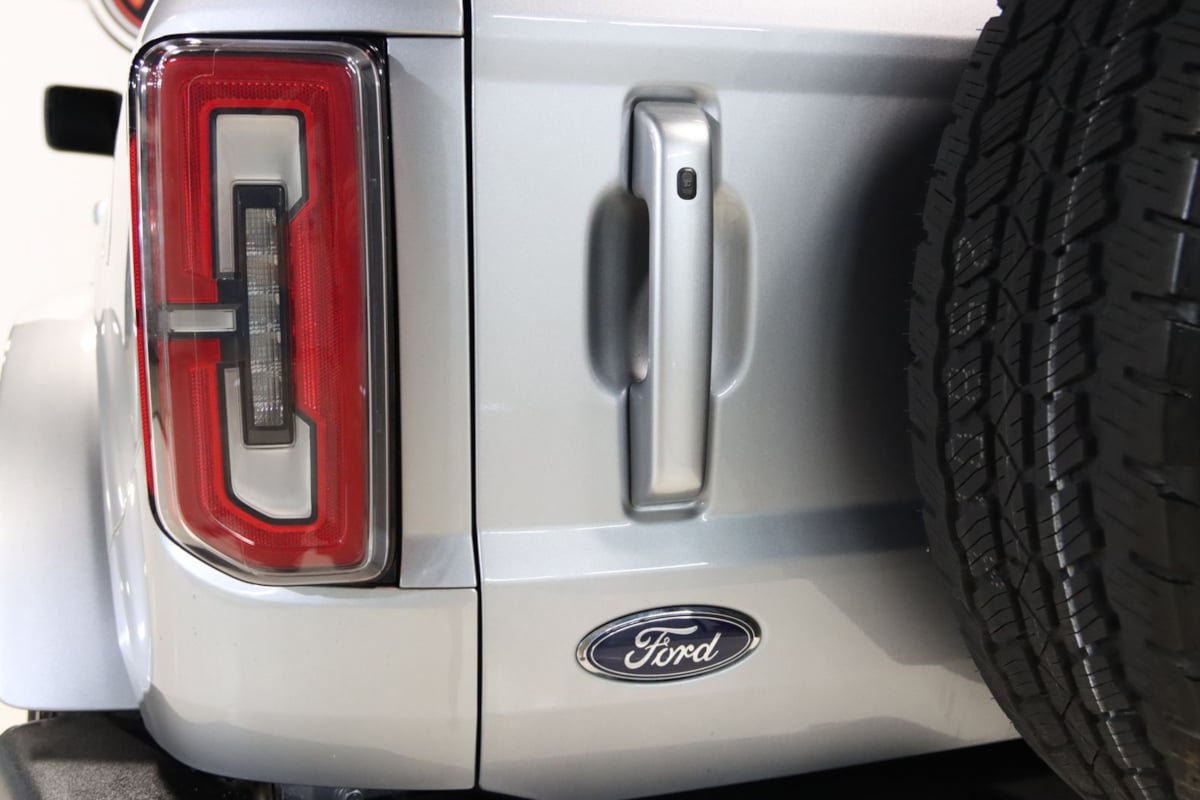 Used 2023 Ford Bronco Outer Banks AWD/4WD image 15