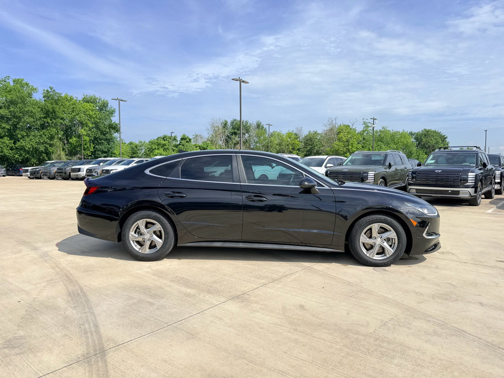 Used 2022 Hyundai Sonata SE w/ Cargo Package FWD image 5
