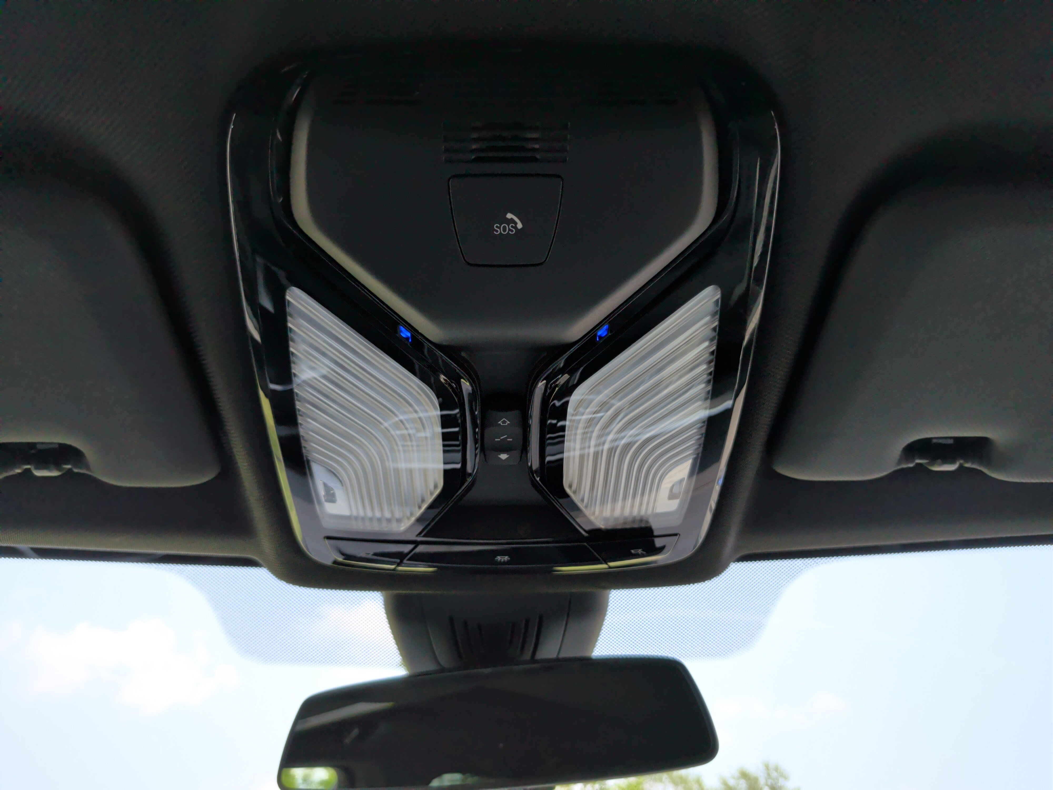 Used 2022 BMW X5 xDrive40i w/ M Sport Package AWD/4WD image 31