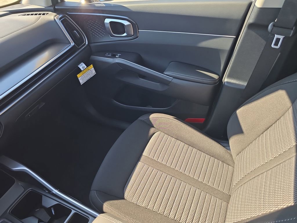 New 2026 Kia Sorento LX image 17