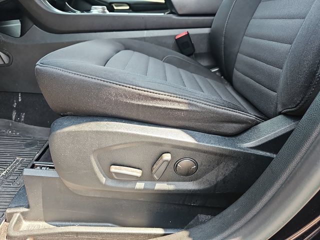 Used 2020 Ford Edge SE FWD image 17