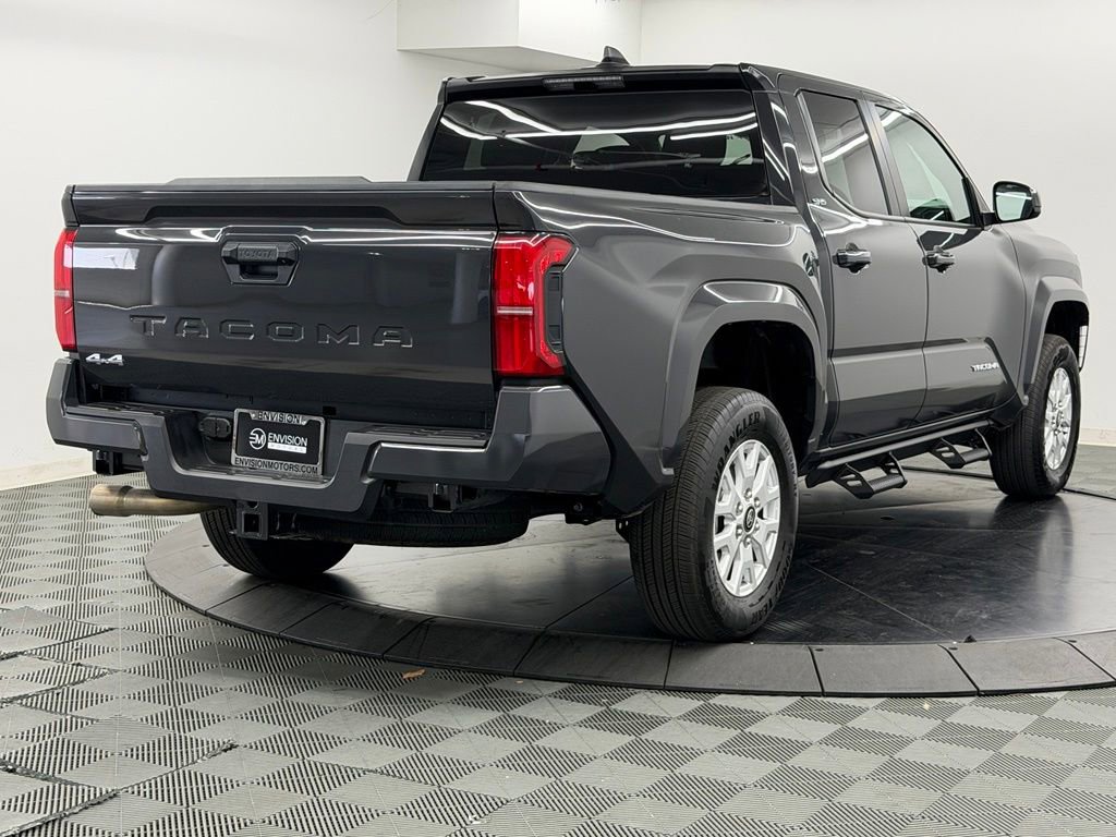 Used 2025 Toyota Tacoma SR5 AWD/4WD image 10