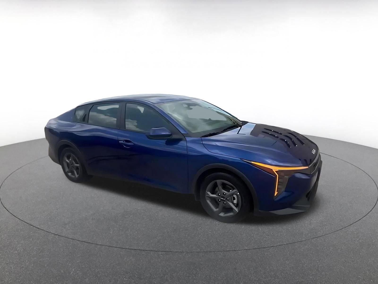 Used 2025 Kia K4 FWD image 2