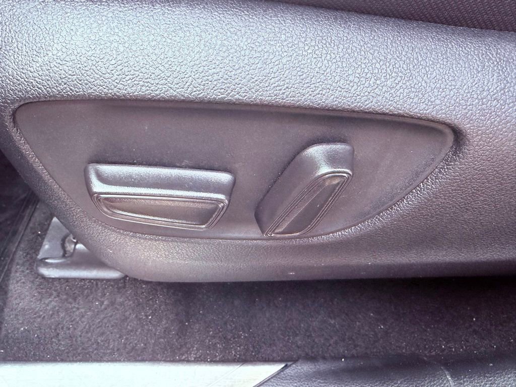 Used 2023 Toyota Highlander LE image 18