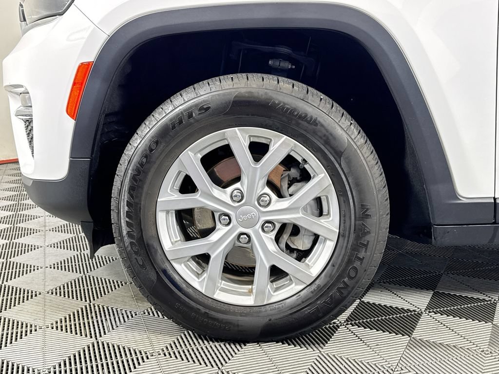 Used 2023 Jeep Grand Cherokee Limited AWD/4WD image 30