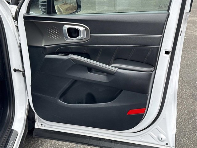 Used 2023 Kia Sorento SX image 8