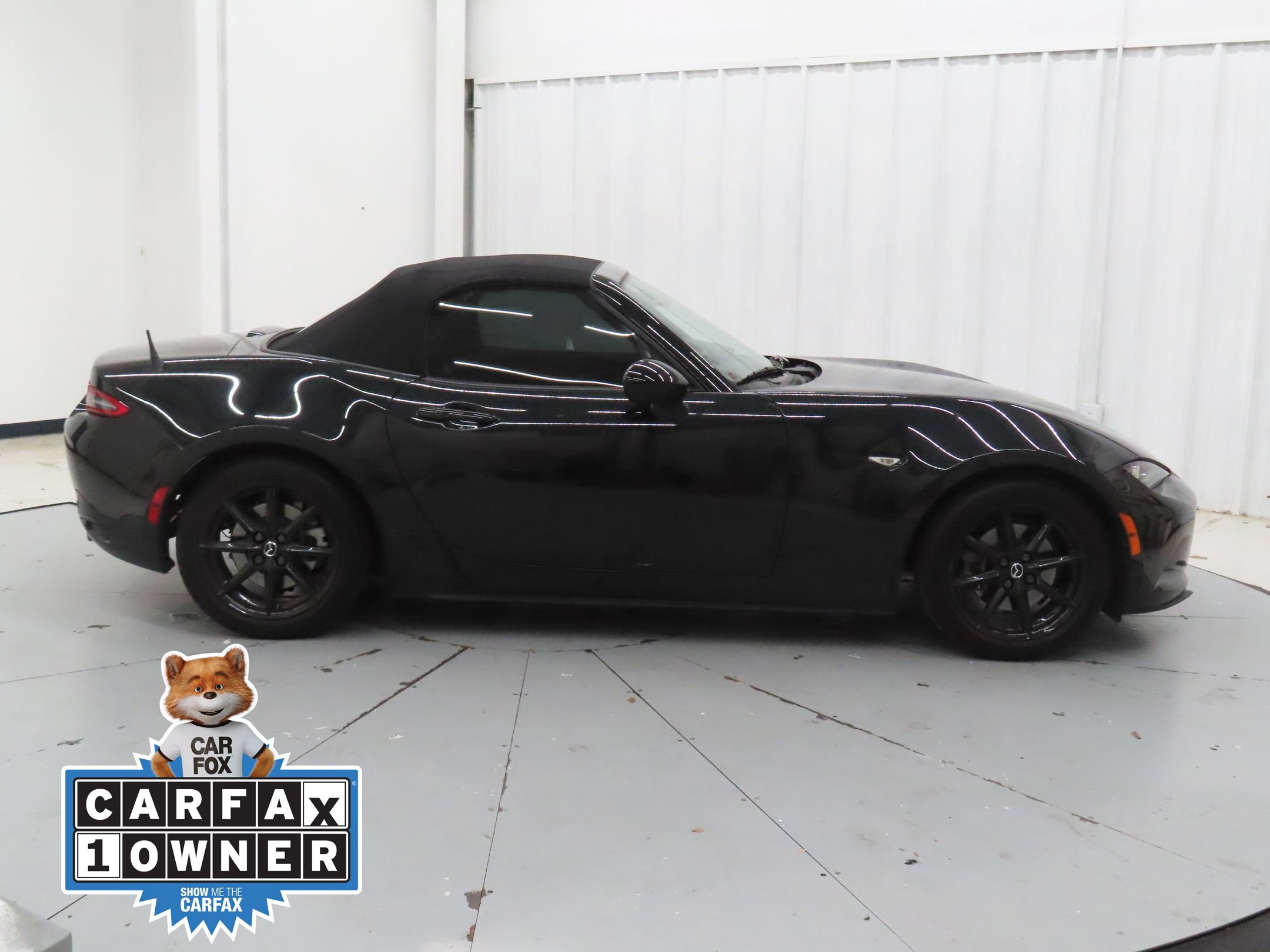 Used 2024 MAZDA MX-5 Miata Sport RWD image 2