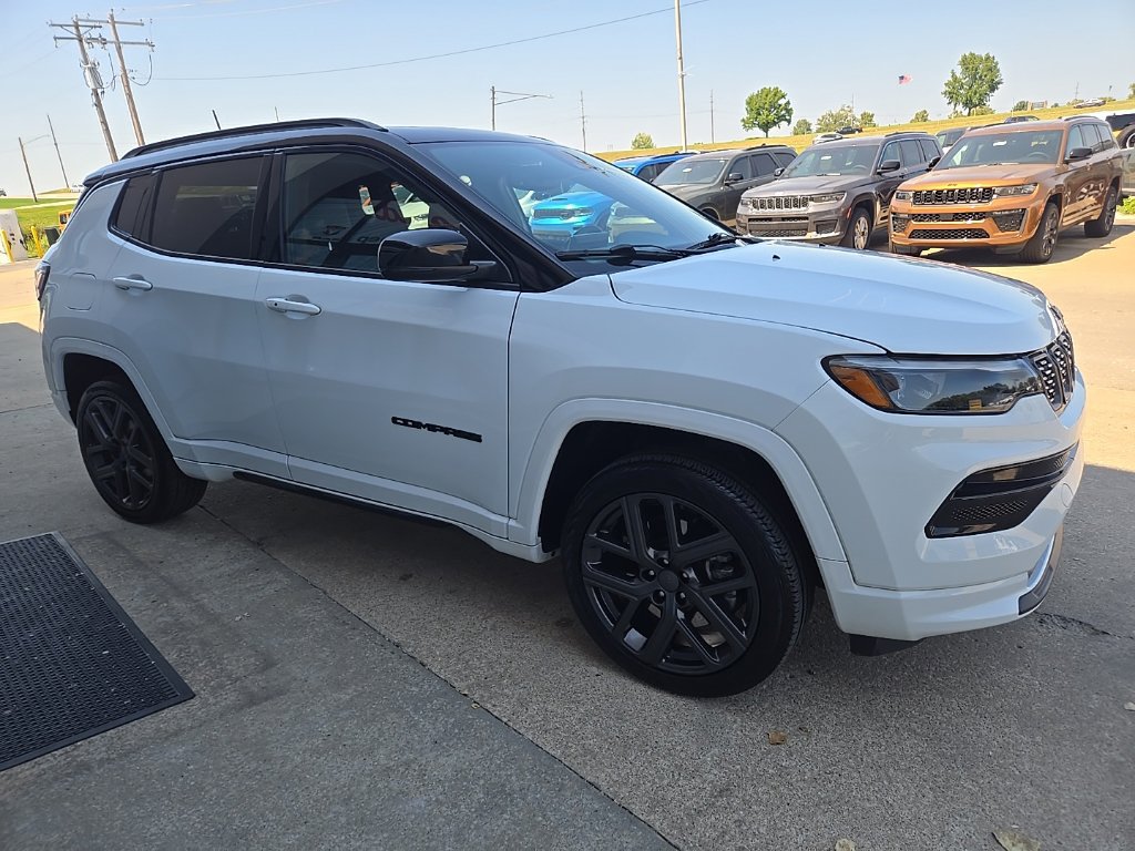 Used 2024 Jeep Compass Limited w/ High Altitude Package AWD/4WD image 14
