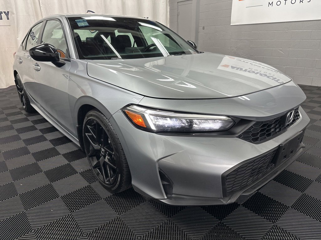 Used 2025 Honda Civic Sport image 2