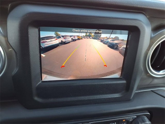 Used 2019 Jeep Wrangler Unlimited Sahara w/ Safety Group image 8