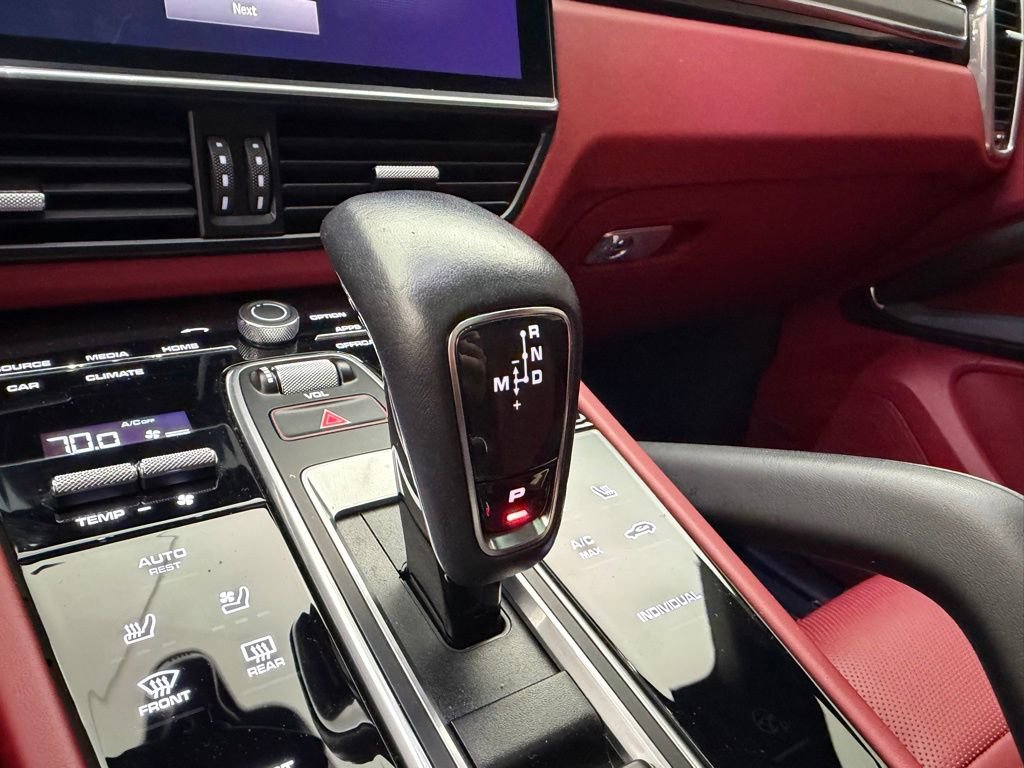 Used 2023 Porsche Cayenne image 6