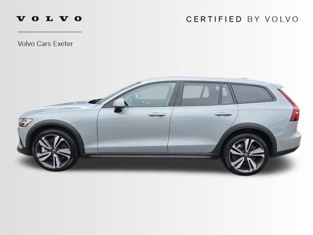 Certified 2025 Volvo V60 B5 Cross Country Plus image 4