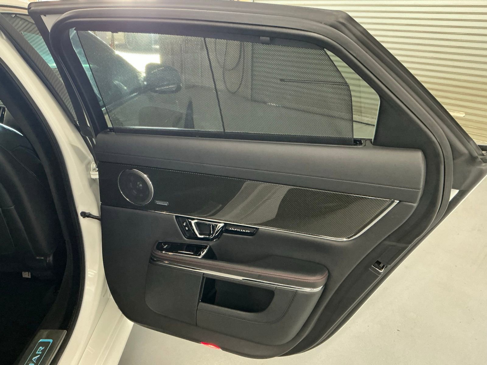 Used 2015 Jaguar XJ R LWB image 14