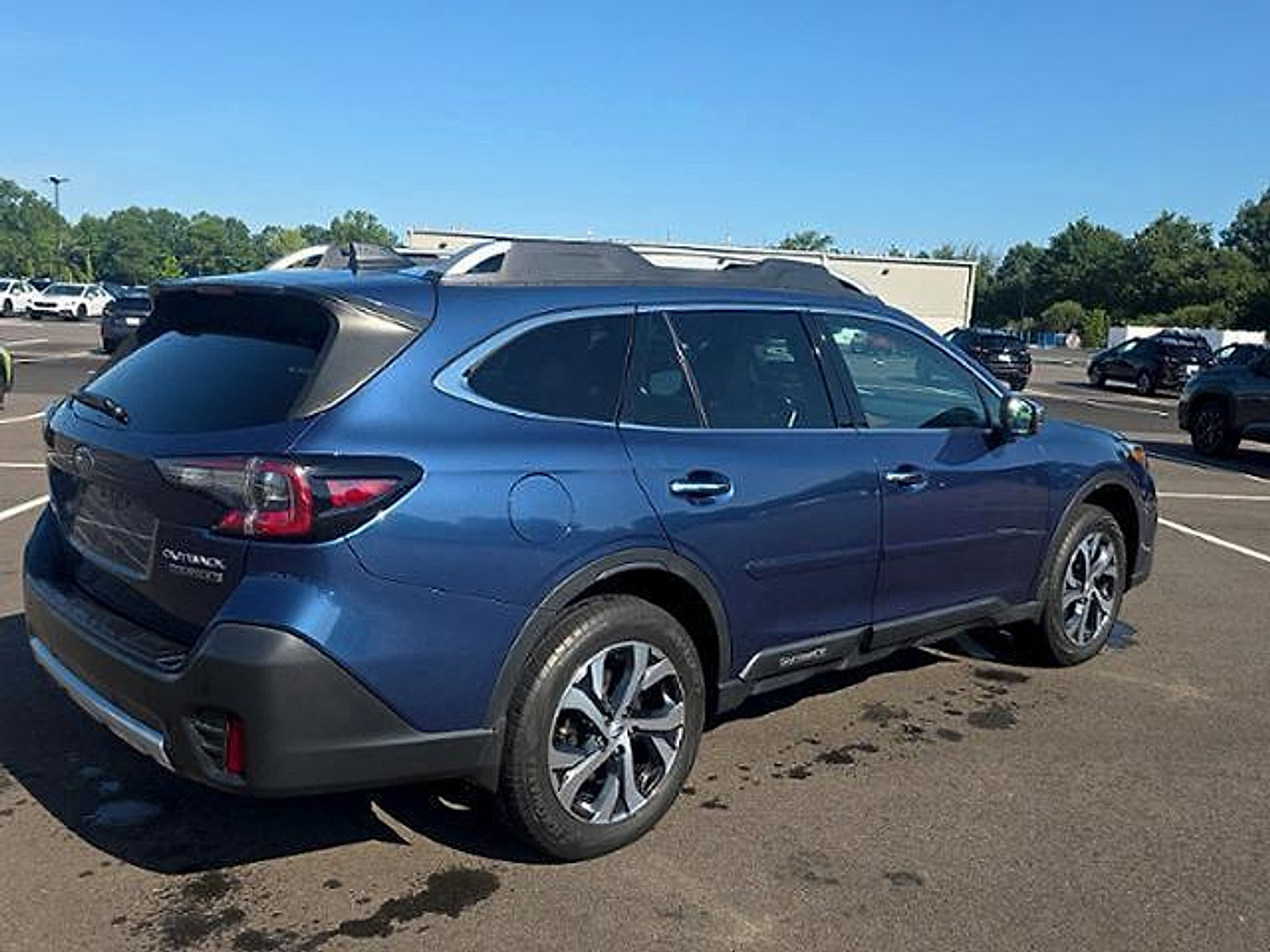 Certified 2022 Subaru Outback Touring XT AWD/4WD image 4