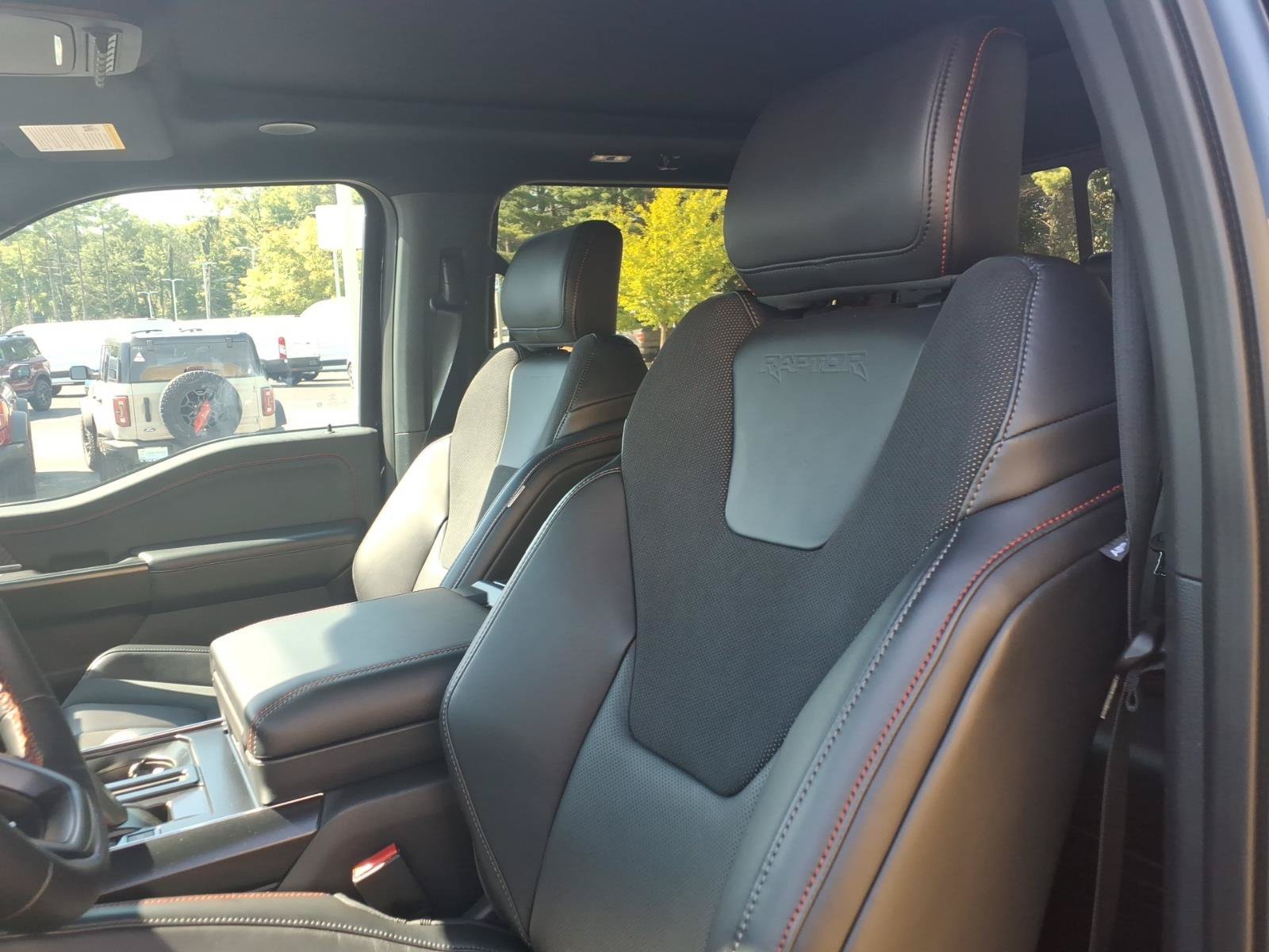Used 2025 Ford F150 Raptor AWD/4WD image 16