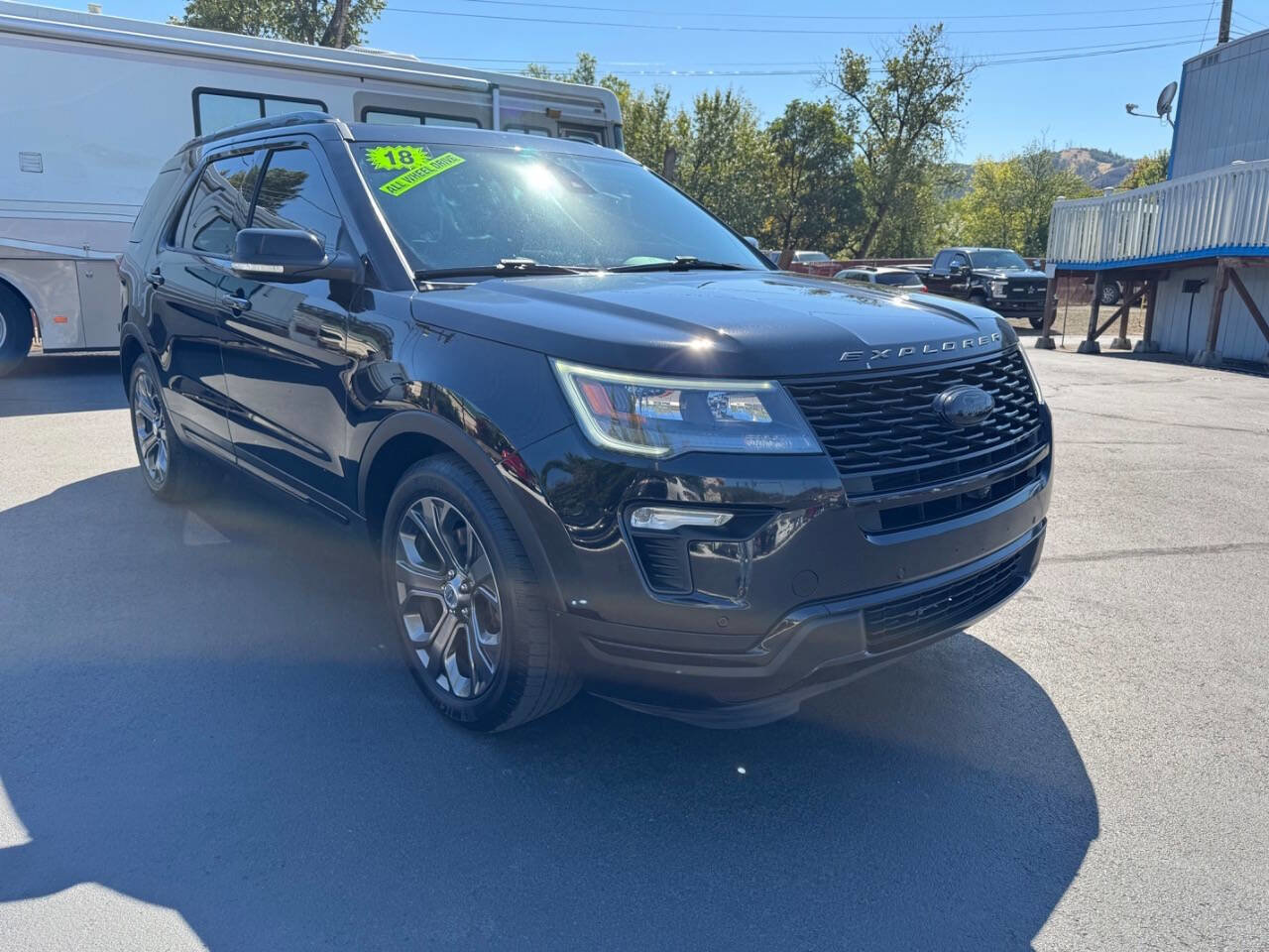 Used 2018 Ford Explorer Sport w/ Equipment Group 401A image 2