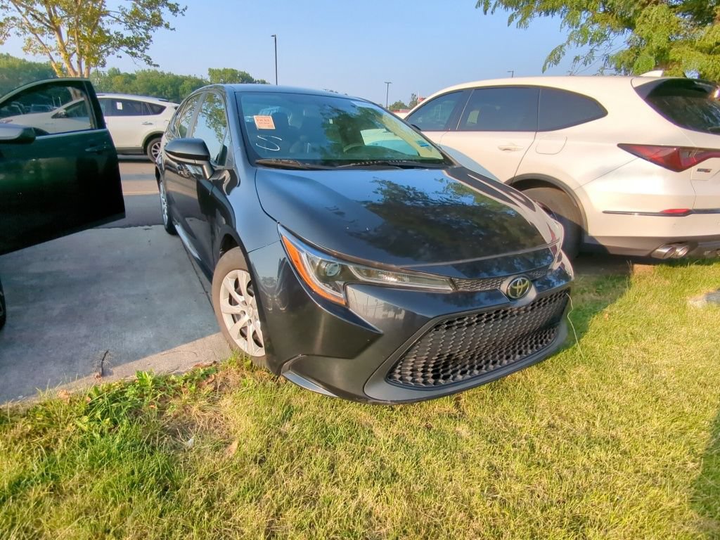 Used 2021 Toyota Corolla LE FWD image 3