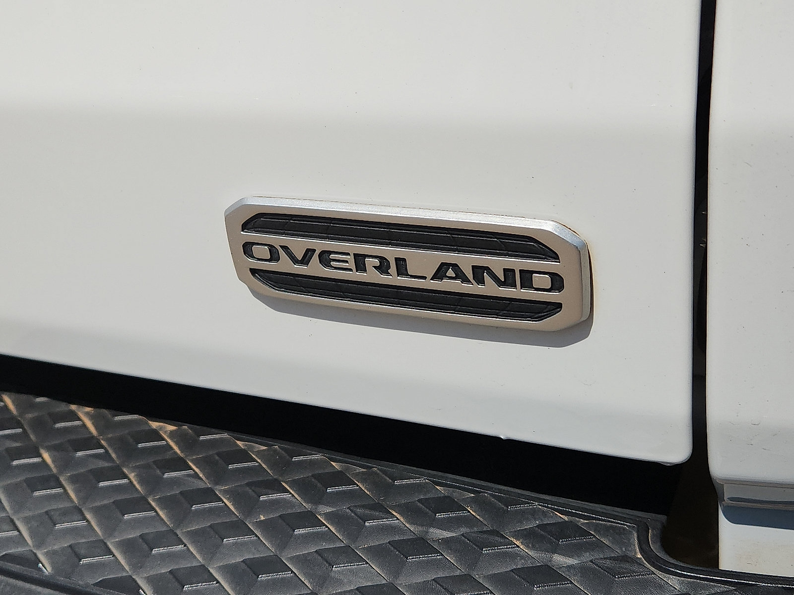 Used 2021 Jeep Gladiator Overland w/ Popular Equipment Package AWD/4WD image 10