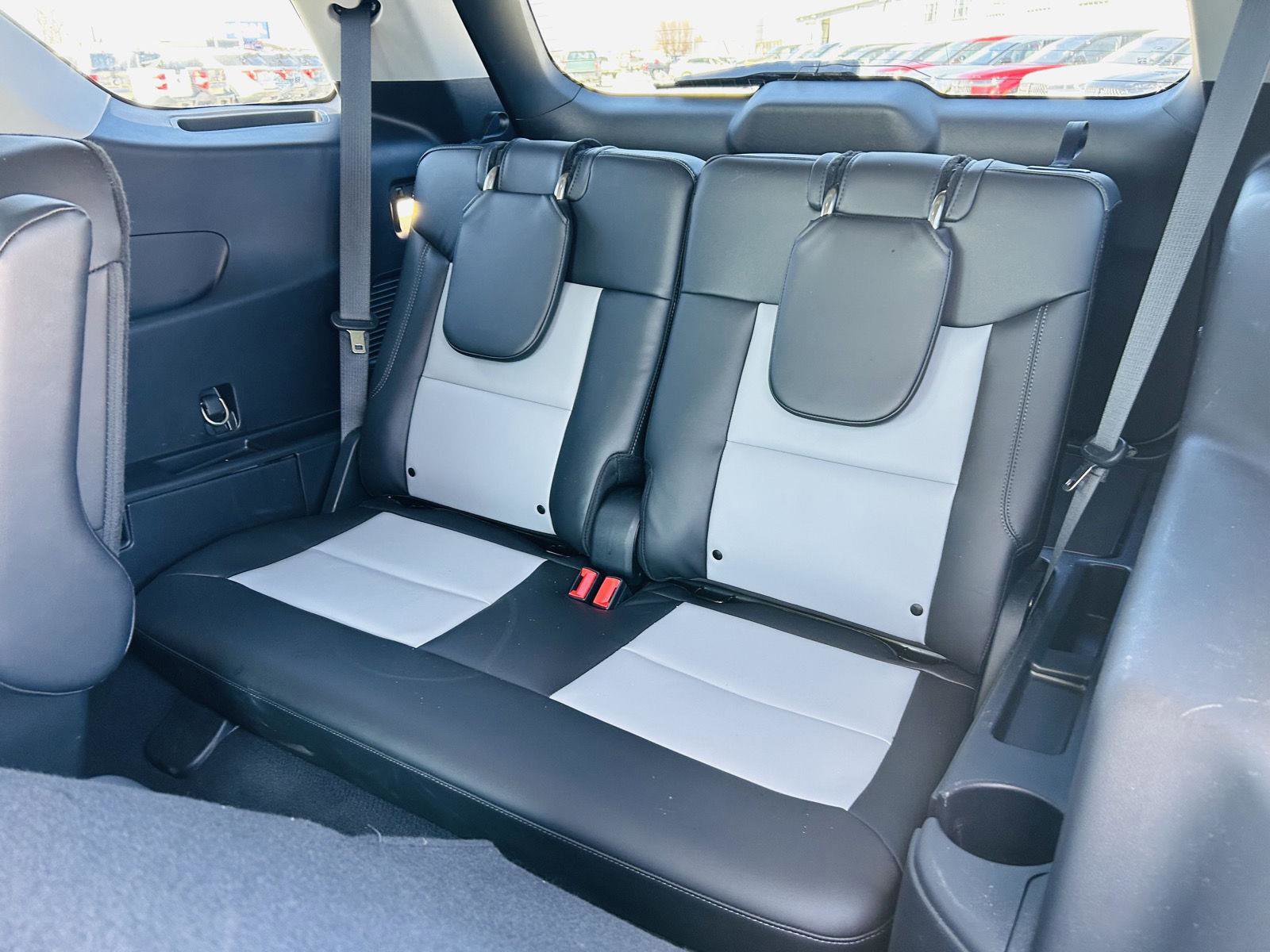 Used 2022 Ford Explorer XLT w/ Equipment Group 202A AWD/4WD image 27