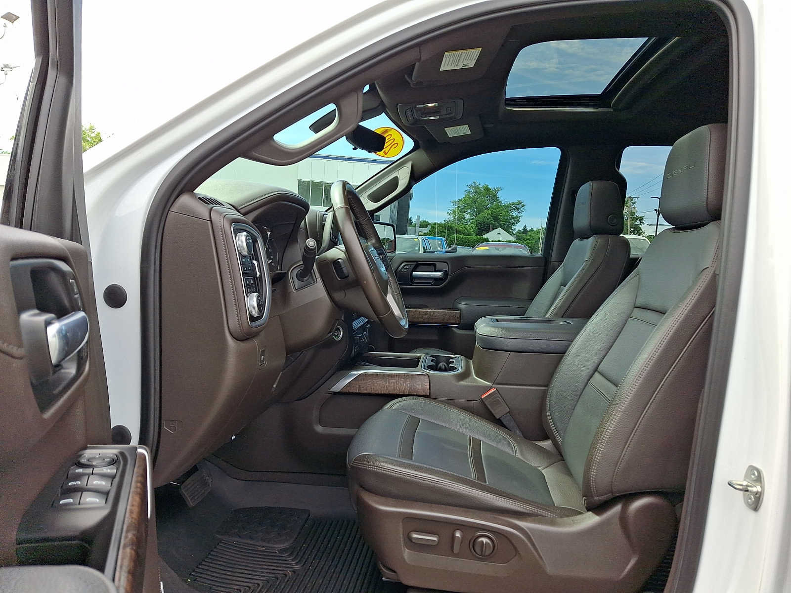Used 2021 GMC Sierra 1500 Denali w/ Denali Ultimate Package AWD/4WD image 14