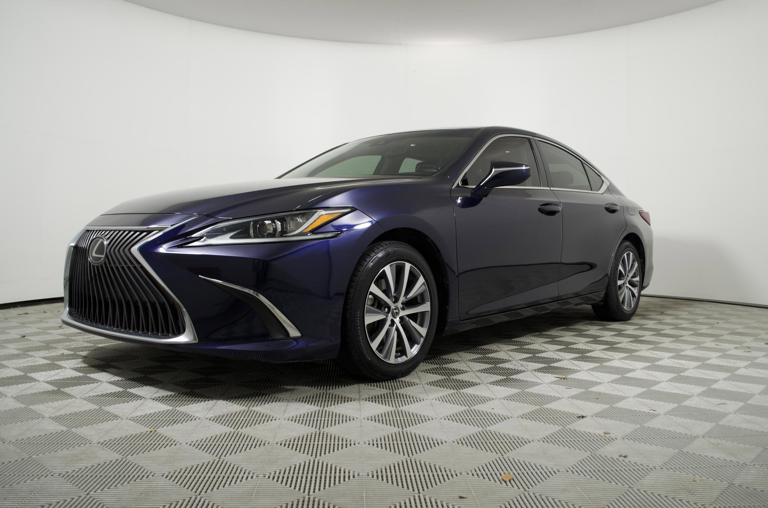 Used 2019 Lexus ES 350 w/ Accessory Package 2 FWD image 2