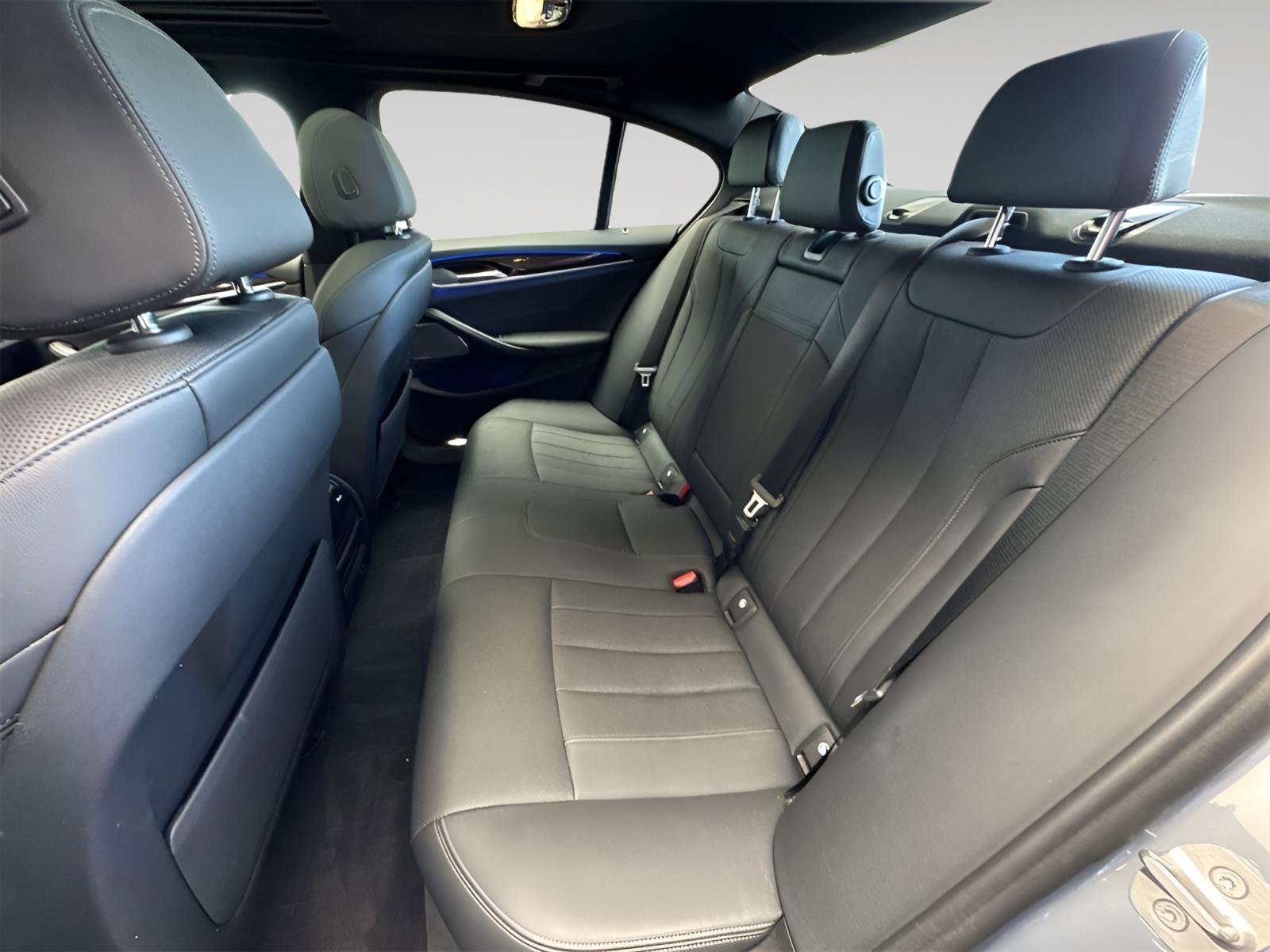 Used 2021 BMW 530i xDrive 530i xDrive w/ Premium Package image 24