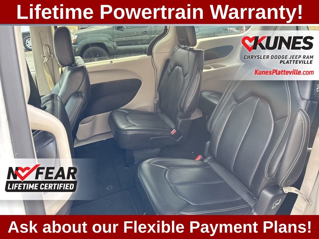 Used 2023 Chrysler Pacifica Touring-L image 25
