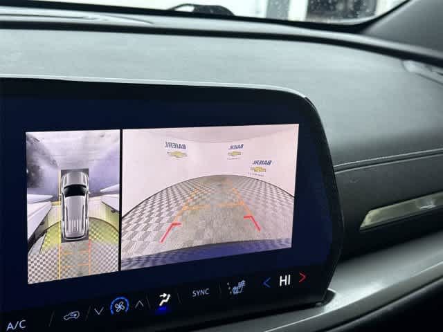 Used 2024 Chevrolet Traverse LT w/ LPO, Floor Liner Package FWD image 16