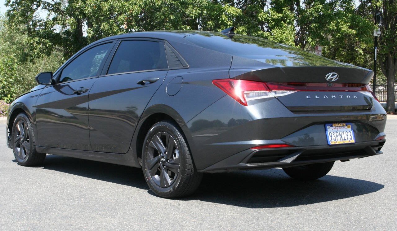 Used 2021 Hyundai Elantra SEL FWD image 7