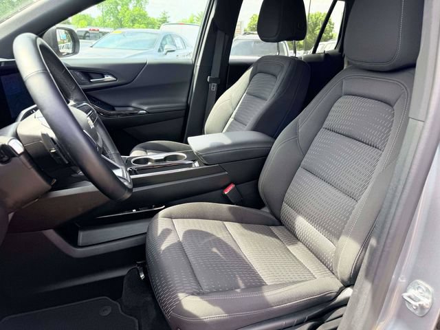 Used 2025 Chevrolet Equinox LT FWD image 16
