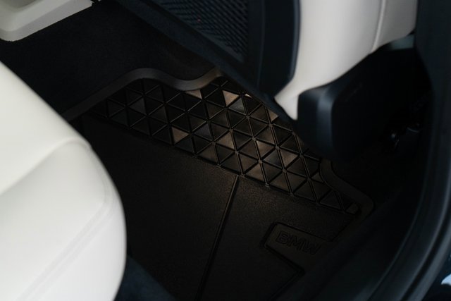 Used 2024 BMW X1 xDrive28i w/ Technology Package image 19