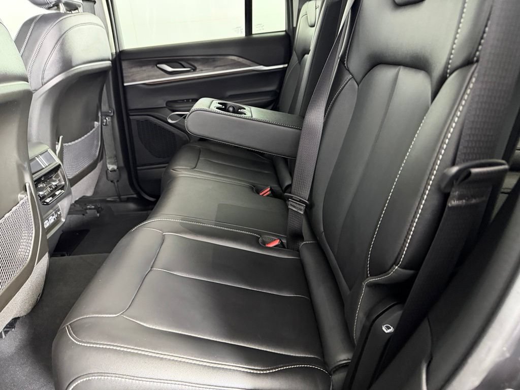 Certified 2023 Jeep Grand Cherokee Limited AWD/4WD image 19
